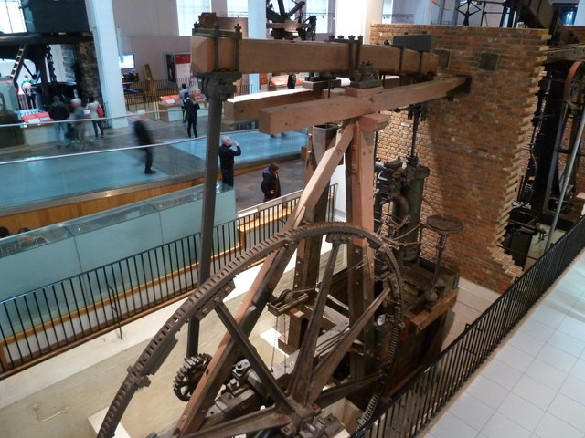 The Lap engine at the Science Museum. Its gearing differs from our simplified crank.